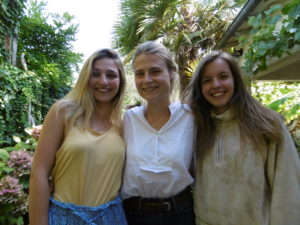 de gauche à droite Blanche, Agathe et Laura